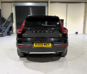 2019 Volvo Xc40 2.0 T4 Inscription Auto AWD Euro 6 (s/s) 5dr in Black — image 6