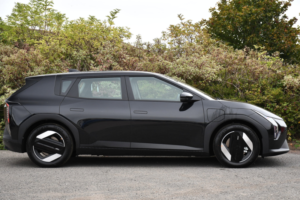 2026 Kia Ev4 81.4kwh Air Hatchback 5dr Electric Auto (201 Bhp) in Black — image 2