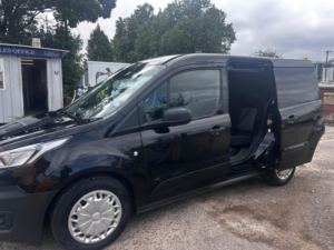 2020 Ford Transit Connect 1.5 220 Ecoblue Leader Crew Van L1 Euro 6 (s/s) 6dr in Black — image 5