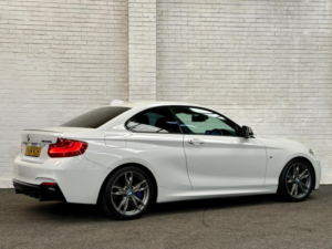 2014 BMW 2 Series 3.0 M235i Auto Euro 6 (s/s) 2dr in White — image 2