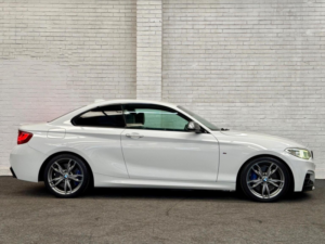 2014 BMW 2 Series 3.0 M235i Auto Euro 6 (s/s) 2dr in White — image 4
