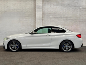 2014 BMW 2 Series 3.0 M235i Auto Euro 6 (s/s) 2dr in White — image 5