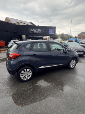 2016 Renault Captur 0.9 Expression+ Tce 90 in Blue — image 4