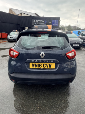 2016 Renault Captur 0.9 Expression+ Tce 90 in Blue — image 5