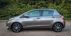 2018 Toyota Yaris 1.5 Vvt-H Icon Tech E-CVT Euro 6 (s/s) 5dr in Bronze — image 6