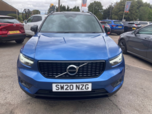 2020 Volvo Xc40 2.0 T4 R-Design SUV 5dr Petrol Auto Euro 6 (s/s) (190 Ps) in Blue — image 2