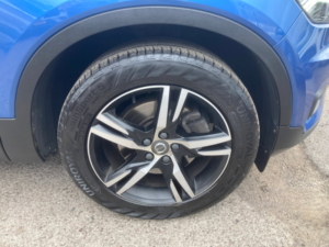 2020 Volvo Xc40 2.0 T4 R-Design SUV 5dr Petrol Auto Euro 6 (s/s) (190 Ps) in Blue — image 4