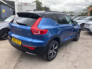 2020 Volvo Xc40 2.0 T4 R-Design SUV 5dr Petrol Auto Euro 6 (s/s) (190 Ps) in Blue — image 6