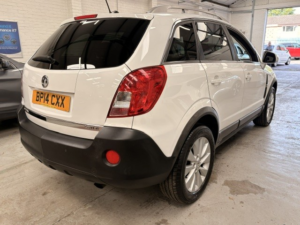 2014 Vauxhall Antara 2.2 Cdti Exclusiv in White — image 4