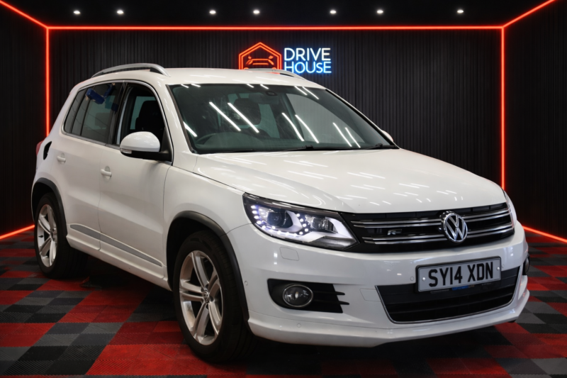 2014 Volkswagen Tiguan 2.0 Tdi Bluemotion Tech R-Line in White — image 1