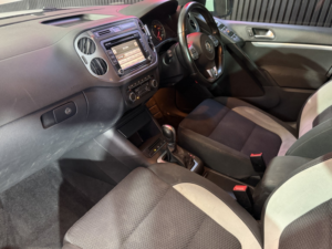 2014 Volkswagen Tiguan 2.0 Tdi Bluemotion Tech R-Line in White — image 3
