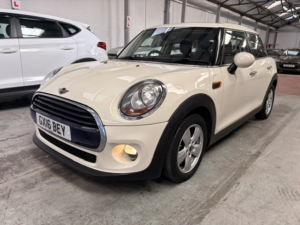 2016 MINI Hatch 1.5 5-Door Hatch Cooper D in White — image 2