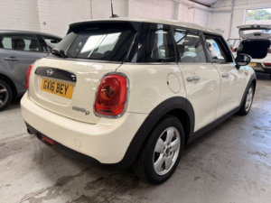 2016 MINI Hatch 1.5 5-Door Hatch Cooper D in White — image 3