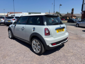 2010 MINI Hatch 1.6 Cooper S Camden Euro 5 3dr in Silver — image 2