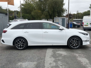 2023 Kia Ceed 1.5 Ceed 3 Isg 5dr in White — image 4