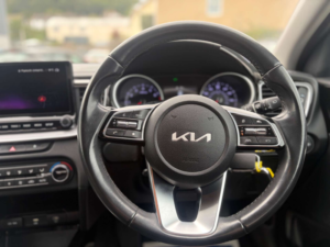 2023 Kia Ceed 1.5 Ceed 3 Isg 5dr in White — image 6