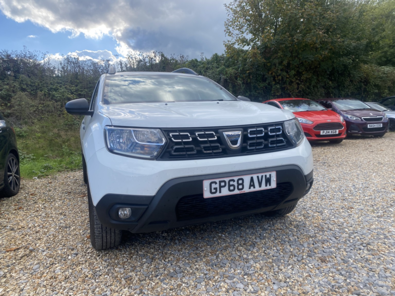 2019 Dacia Duster 1.6 Essential Sce 115 4x2 My19 in White — image 1