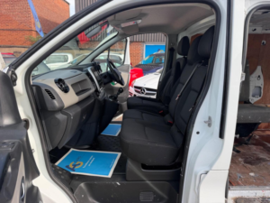 2016 Renault Trafic 1.6 Dci 27 Sport Nav Swb Standard Roof Euro 6 5dr in White — image 4