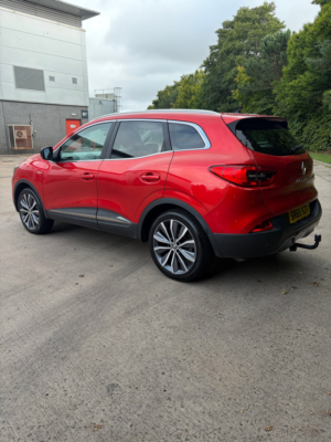 2016 Renault Kadjar 1.5 Dci Signature Nav SUV 5dr Diesel Manual Euro 6 (s/s) (110 Ps) in Red — image 3
