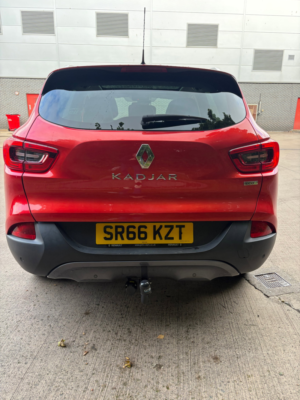 2016 Renault Kadjar 1.5 Dci Signature Nav SUV 5dr Diesel Manual Euro 6 (s/s) (110 Ps) in Red — image 4