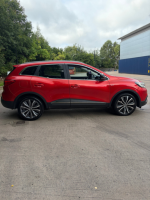 2016 Renault Kadjar 1.5 Dci Signature Nav SUV 5dr Diesel Manual Euro 6 (s/s) (110 Ps) in Red — image 6