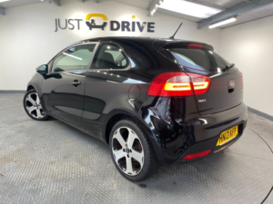 2013 Kia Rio 1.4 Crdi Ecodynamics 3 Hatchback 3dr Diesel Manual Euro 5 (s/s) (89 Bhp) in Black — image 3