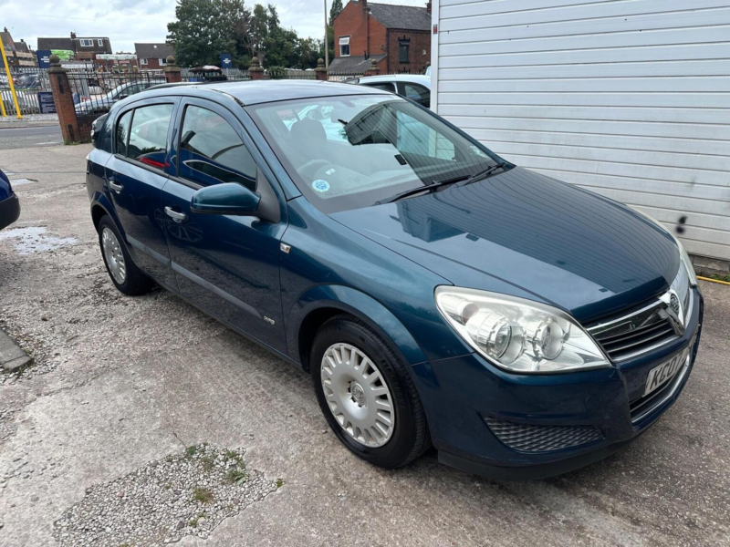 2007 Vauxhall Astra 1.4i 16v Life 5dr in Blue — image 1
