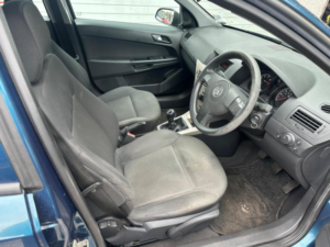 2007 Vauxhall Astra 1.4i 16v Life 5dr in Blue — image 4