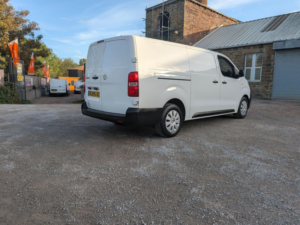2020 Vauxhall Vivaro 2.0 Turbo D 3100 Edition L2 H1 Euro 6 (s/s) 5dr in White — image 3