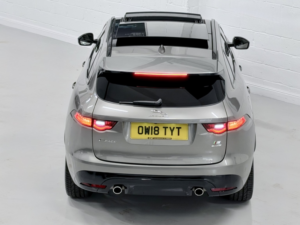 2018 Jaguar F-Pace 3.0 D300 V6 S in Silver — image 3