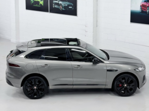 2018 Jaguar F-Pace 3.0 D300 V6 S in Silver — image 5