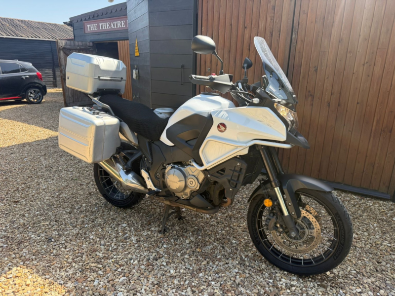 2020 Honda Vfr1200x Crosstourer in White — image 1