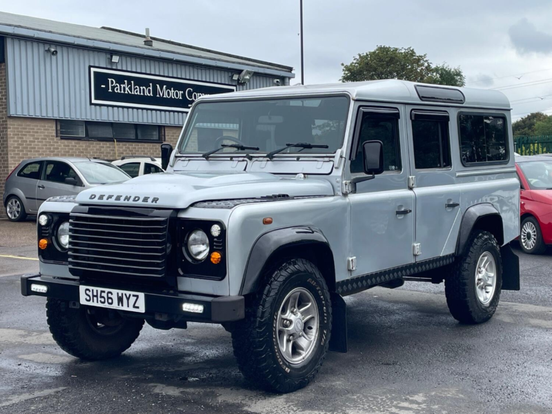 2007 Land Rover Defender 110 2.5 Td5 in Silver — image 1