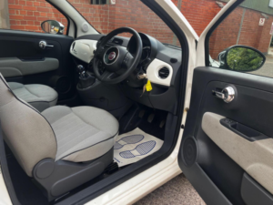 2011 Fiat 500 1.2 Lounge Euro 5 (s/s) 3dr in White — image 4