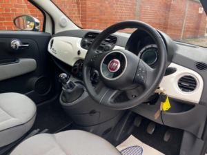2011 Fiat 500 1.2 Lounge Euro 5 (s/s) 3dr in White — image 5