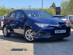 2016 Toyota Auris 1.2 Vvt-I Business Edition in Blue — image 2