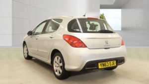 2013 Peugeot 308 1.6 Hdi Active in Silver — image 3