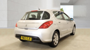2013 Peugeot 308 1.6 Hdi Active in Silver — image 4