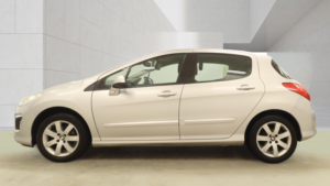 2013 Peugeot 308 1.6 Hdi Active in Silver — image 6