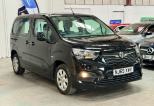 2019 Vauxhall Combo Life 1.5 Turbo D Blueinjection Energy Euro 6 (s/s) 5dr in Black — image 2