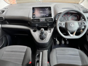 2019 Vauxhall Combo Life 1.5 Turbo D Blueinjection Energy Euro 6 (s/s) 5dr in Black — image 4