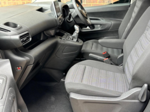 2019 Vauxhall Combo Life 1.5 Turbo D Blueinjection Energy Euro 6 (s/s) 5dr in Black — image 5