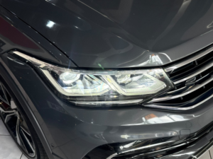 2021 Volkswagen Tiguan 1.5 Tsi R-Line in Grey — image 3