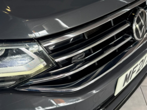 2021 Volkswagen Tiguan 1.5 Tsi R-Line in Grey — image 4