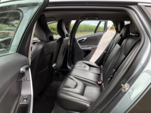 2017 Volvo V60 2.4 Se Nav D5 Twin Engine Diesel Plug-In-Hybrid Automatic AWD - Full Service History in Grey — image 5