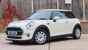 2020 MINI Hatch 1.5 One Classic Euro 6 (s/s) 3dr in White — image 2