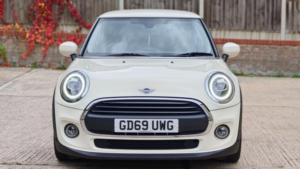 2020 MINI Hatch 1.5 One Classic Euro 6 (s/s) 3dr in White — image 3