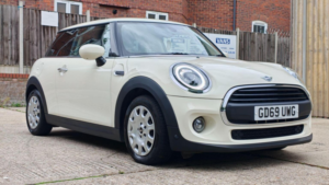 2020 MINI Hatch 1.5 One Classic Euro 6 (s/s) 3dr in White — image 4