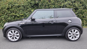 2012 MINI Hatch 1.6 Cooper S Automatic 3dr (184bhp) in Black — image 2
