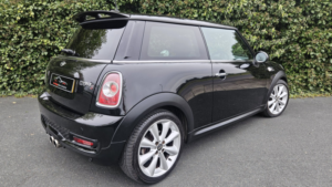 2012 MINI Hatch 1.6 Cooper S Automatic 3dr (184bhp) in Black — image 5